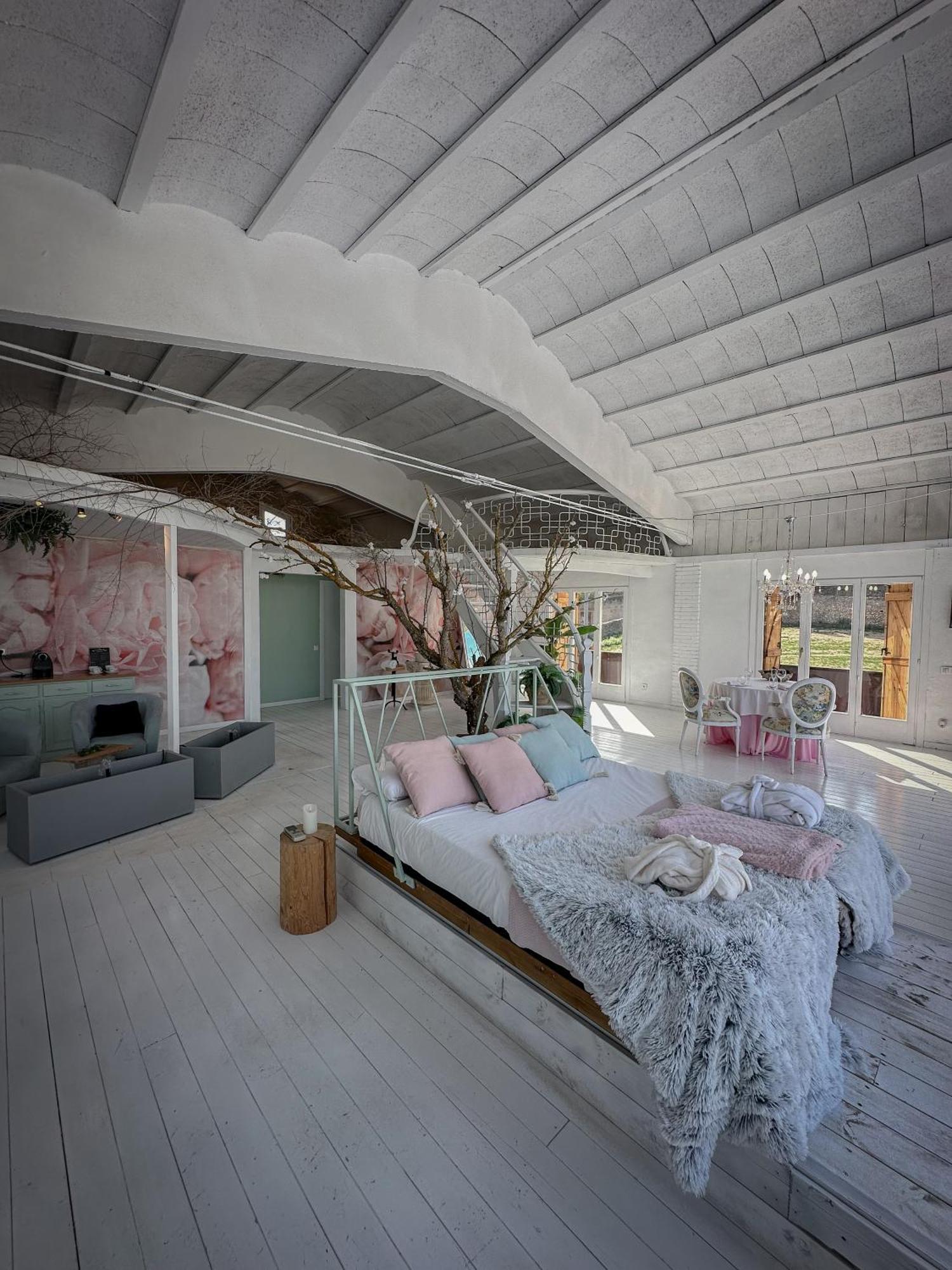 Suite Con Jacuzzi Canyelles  Buitenkant foto